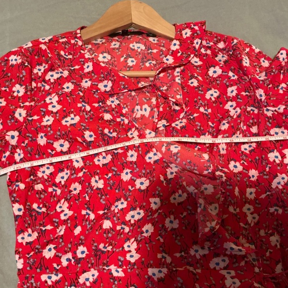 Veto Moda Molly 3/4 sleeve wrap dress in red with floral pattern - Picture 6 of 11